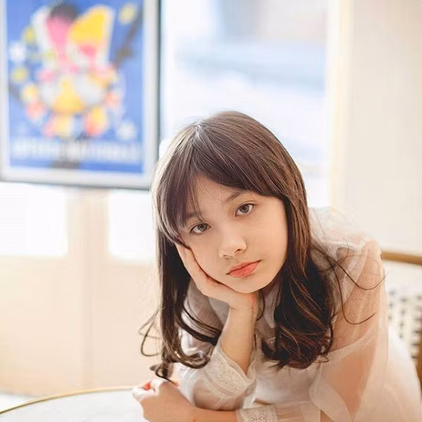 Vẻ đẹp trong trẻo 'đốn tim' hàng triệu người của một trong những cặp song sinh hot nhất Hàn Quốc.