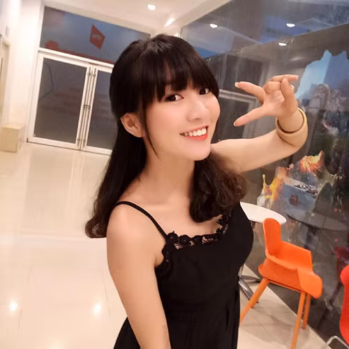 Như Hexi sở hữu ngoại hình xinh xắn, giọng hát trong trẻo, dễ thương và khả năng đọc rap chuyên nghiệp. Cô nàng từng có nhiều bản cover ấn tượng nhưng phải đến clip “Nơi này có anh” mới thực sự gây chú ý.