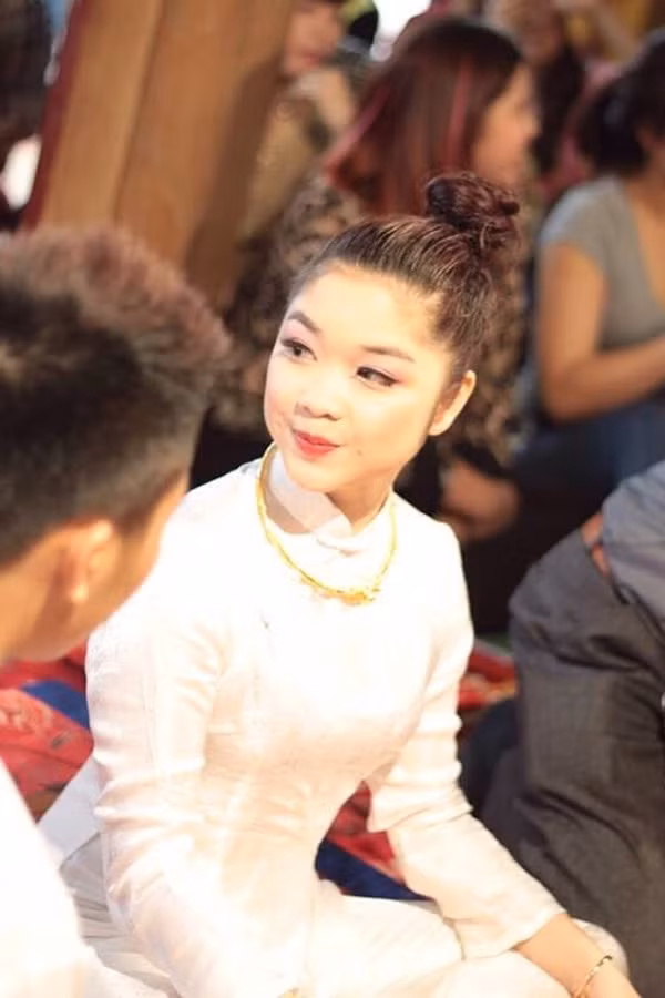 Người đứng giá hầu đồng gọi chung là Thanh Đồng, Thanh Đồng là nam giới thì được gọi là 'cậu', nữ giới được gọi là 'cô hoặc bà Đồng'.