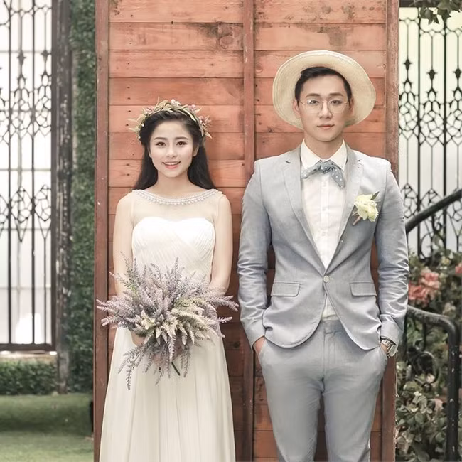 Năm 2016, hot girl xứ Thanh quyết định lên xe hoa với hot boy Ba Duy khi vừa tròn 20 tuổi.