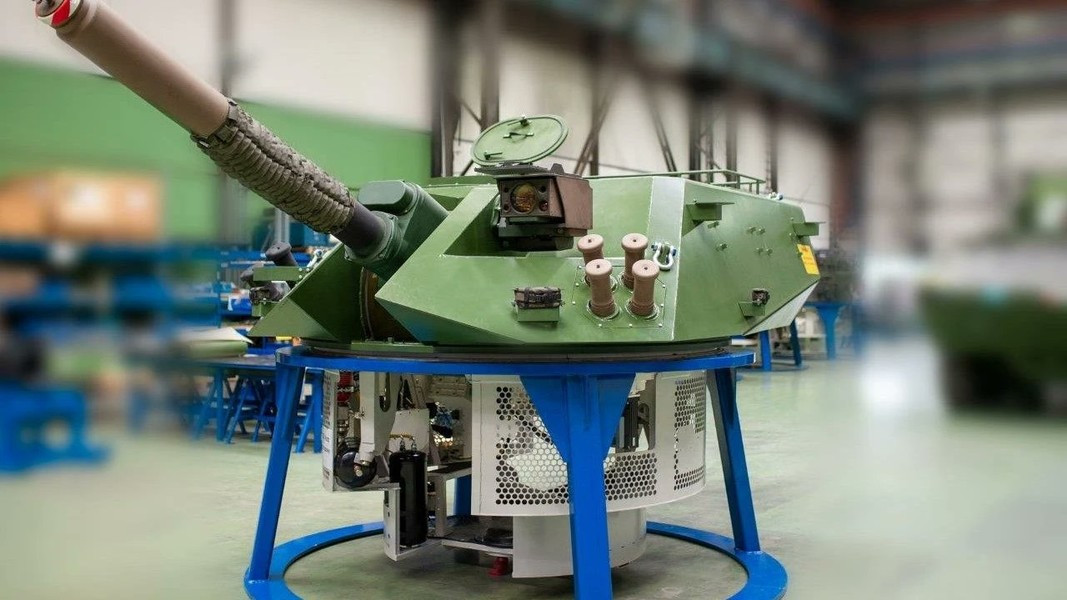 Theo nhà sản xuất, thậm chí có cơ hội tăng khả năng sống sót của phương tiện chiến đấu bằng cách lắp đặt bổ sung tổ hợp phòng vệ chủ động (APS) để ngăn chặn đạn chống tăng.