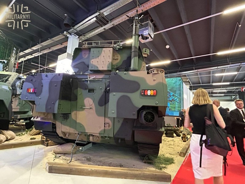 Hệ thống súng cối tự hành RAK M120 được thiết kế để bắn cả gián tiếp và trực tiếp khi cần thiết nhằm tiêu diệt các mục tiêu như công sự, thiết bị và binh lính của đối phương.