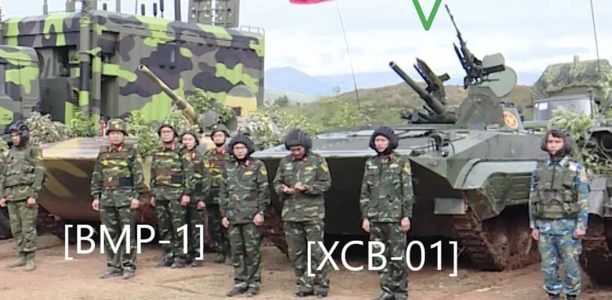 Trong những bức ảnh được đăng tải trên các phương tiện truyền thông, có thể thấy xe chiến đấu bộ binh của Việt Nam được trang bị thêm tổ hợp tên lửa chống tăng CTVN-18 sản xuất trong nước.