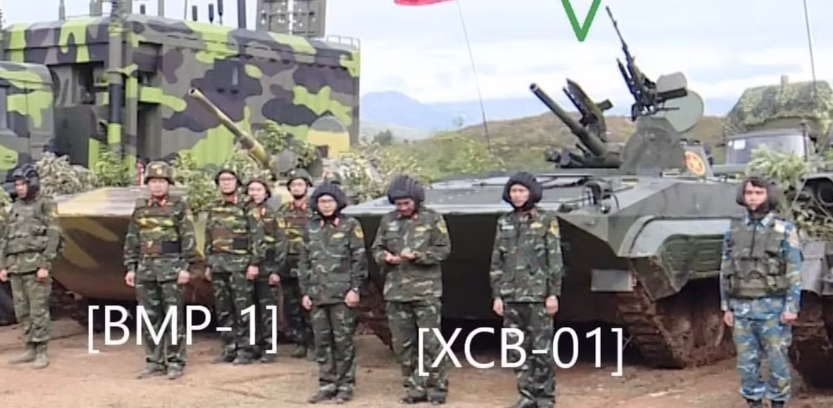 Trong những bức ảnh được đăng tải trên các phương tiện truyền thông, có thể thấy xe chiến đấu bộ binh của Việt Nam được trang bị thêm tổ hợp tên lửa chống tăng CTVN-18 sản xuất trong nước.