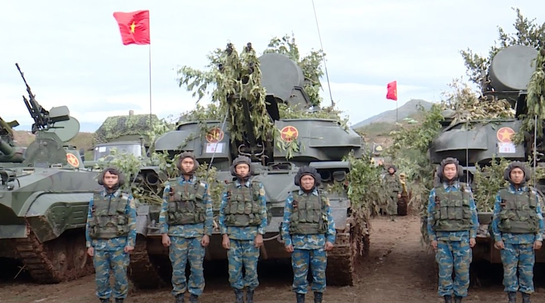 Kích thước như vậy cho thấy khoang đổ bộ được mở rộng, điều này chắc chắn sẽ làm tăng trọng lượng của phương tiện, tuy nhiên khả năng bơi không ảnh hưởng khi được bù đắp bằng các tấm chắn nổi khi vượt qua chướng ngại vật dưới nước.