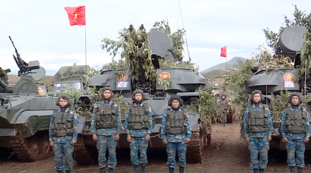 Kích thước như vậy cho thấy khoang đổ bộ được mở rộng, điều này chắc chắn sẽ làm tăng trọng lượng của phương tiện, tuy nhiên khả năng bơi không ảnh hưởng khi được bù đắp bằng các tấm chắn nổi khi vượt qua chướng ngại vật dưới nước.