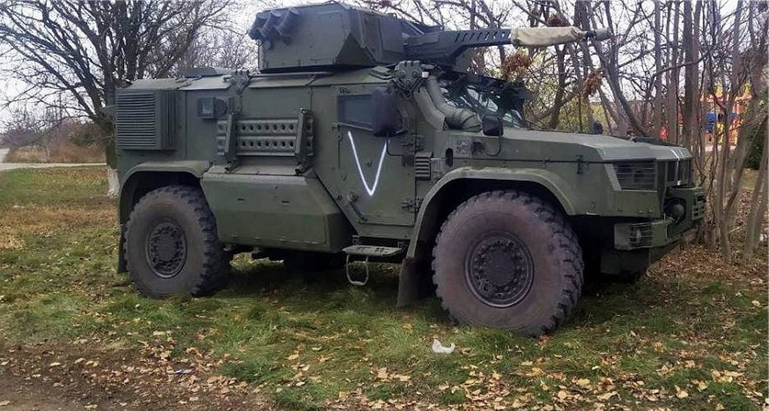 Tổng trọng lượng của Typhoon-VDV là 15 tấn, chở theo được 8 binh sĩ, tốc độ tối đa lên đến 100 km/h, tầm hoạt động 1.200 km nhờ động cơ diesel KamAZ 610.10-350 công suất máy 350 mã lực.