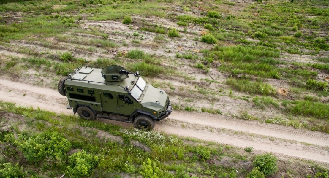 Người đứng đầu doanh nghiệp nhấn mạnh: "Varta-2 là một thiết kế mới, được tạo ra từ kinh nghiệm thực tế cũng như nhu cầu của Quân đội Ukraine, nó đã cải thiện đáng kể khả năng chống đạn cùng với chống mìn tương ứng cấp độ STANAG 3a/3b".