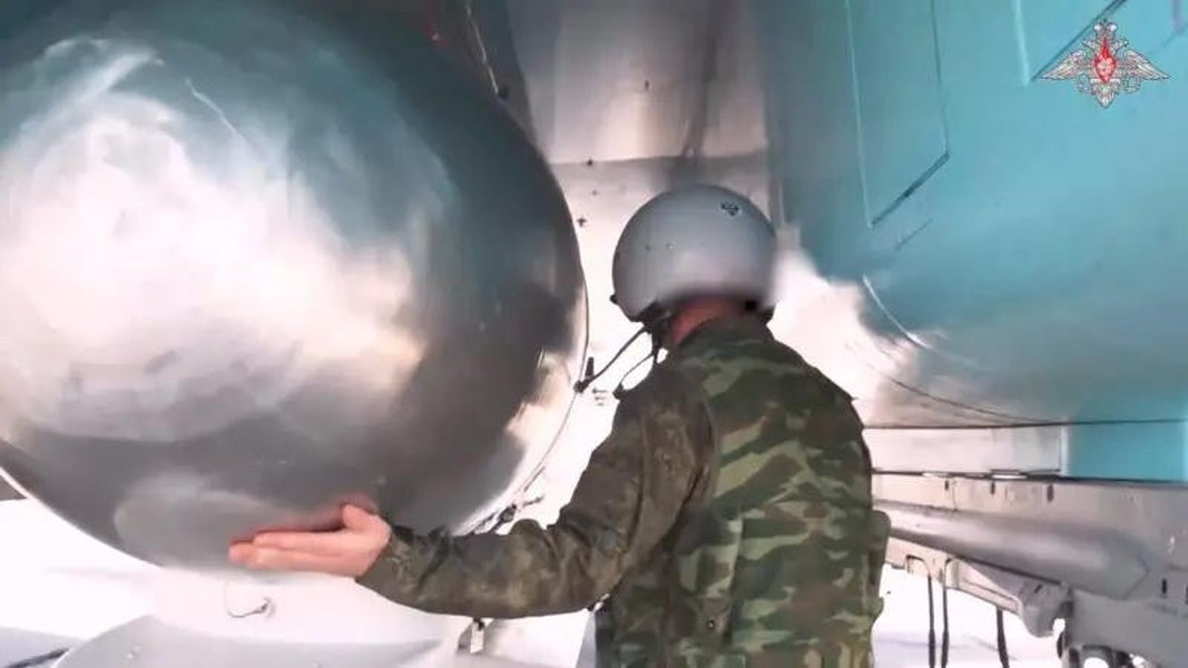 Chưa dừng lại đây, ngoài module UMPC truyền thống, không loại trừ khả năng bom FAB-3000 còn được tích hợp module UMPB để nâng cao tầm hoạt động, khi bộ cánh lượn này còn có thêm động cơ đẩy phụ trợ.