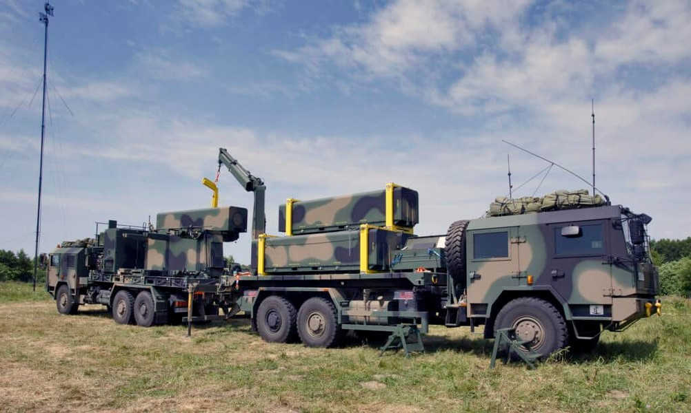 Tên lửa hành trình chống hạm NSM hiện được xem là sản phẩm tiên tiến hàng đầu trong phân khúc, nó không chú trọng đến tốc độ mà đề cao khả năng tàng hình cùng độ chính xác để vượt qua hệ thống phòng thủ của đối phương. Tên lửa NSM có khả năng bắn trúng mục tiêu cách xa 200 km, ngoài ra biến thể tấn công mặt đất cũng đã được phát triển hoàn thiện, biến tổ hợp vũ khí này thành phương tiện răn đe rất đáng gờm.