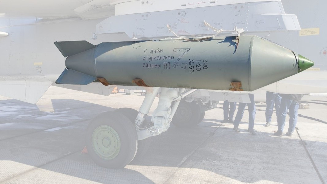 Cần nhấn mạnh trong thời gian gần đây, những quả bom hàng không FAB-500T có khả năng chịu nhiệt cao với module điều chỉnh và lập kế hoạch phổ quát (UMPC) đã xuất hiện một cách thường xuyên hơn trên chiến trường sau khi được lấy ra khỏi kho dự trữ.