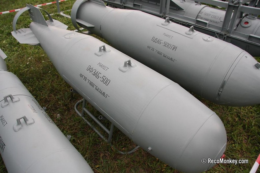 Không chỉ có vậy, sau khi được tích hợp module UMPC, những quả bom nặng nửa tấn nói trên đã có tầm bay xa độ chính xác tăng lên nhiều, khiến mức độ đáng sợ của chúng là không phải bàn cãi thêm.