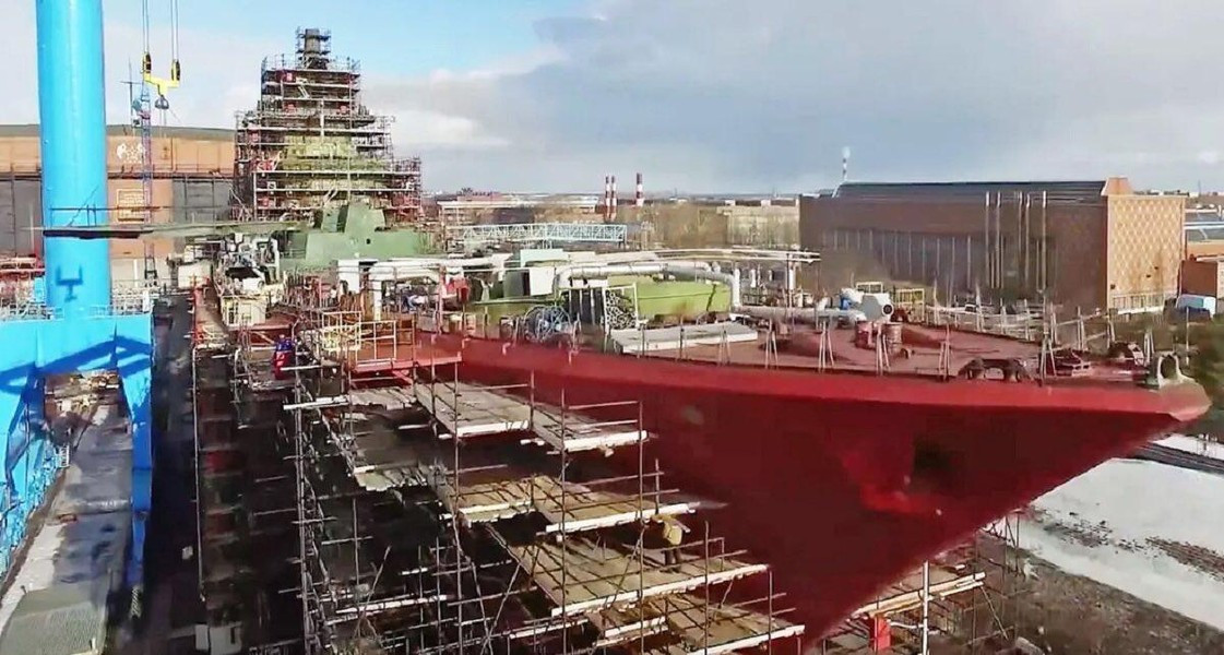 Đây là tàu mặt nước lớn nhất của Hải quân Nga với lượng giãn nước hơn 25.000 tấn. Con tàu được thiết kế nhằm tiêu diệt các mục tiêu lớn trên mặt nước, cung cấp khả năng phòng thủ toàn diện trên không và chống tàu ngầm.