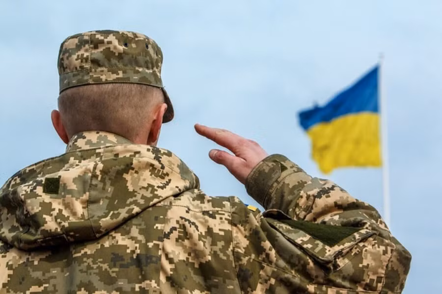 Chính phủ Ukraine vừa thông qua nghị quyết về quy trình thực hiện dự án thử nghiệm liên quan tới xác minh tự động thông tin về quân nhân, bao gồm cả lính nghĩa vụ và lính dự bị. Điều này đã được cơ quan báo chí của Bộ Quốc phòng Ukraine thông báo.