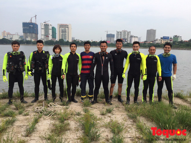 Tháng 7-2017, khi Cảnh sát PCCC Hà Nội thành lập Đội CNCH dưới nước, vừa hoàn thành xong văn bằng 2 về nghiệp vụ PCCC-CNCH, Đại úy Nguyễn Thị Ngọc Lan đã xung phong về đơn vị mới này. Không ít đồng nghiệp là nam giới ngạc nhiên trước quyết định táo bạo của chị.