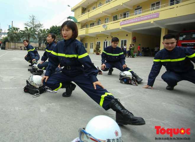 Trong cuộc trò chuyện với PV những cô gái này thể hiện rõ chất lính: “Thao trường đổ mồ hôi, chiến trường bớt đổ máu”.