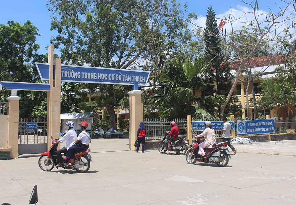 Trường Trung học Cơ sở Tân Thạch - nơi xảy ra vụ việc học sinh bóp cổ giáo viên. Nguồn ảnh: Vietnamnet