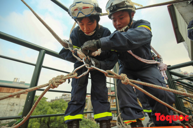 Nhưng khi "máu nghề đã lên" chị quyết định thử thách mình trong những nhiệm vụ CNCH khó khăn hơn.