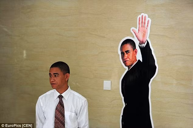 Xiao hiện đang thực hiện phẫu thuật thẩm mỹ để trông giống ông Obama hơn nữa.