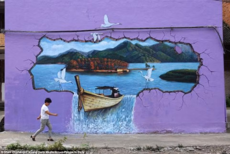 Những bức tranh này được vẽ từ cách đây 3 tháng.