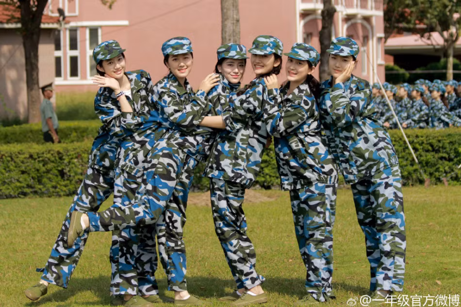 Chụp ảnh tạo dáng.