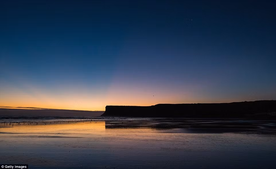 Bình minh mùa thu ở Huntcliff.