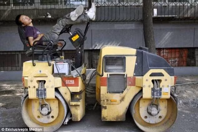 Xe lu cũng có thể trở thành giường ngủ.