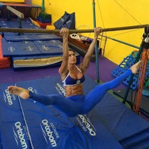 Cơ bụng khiến nhiều đàn ông phải thèm muốn.