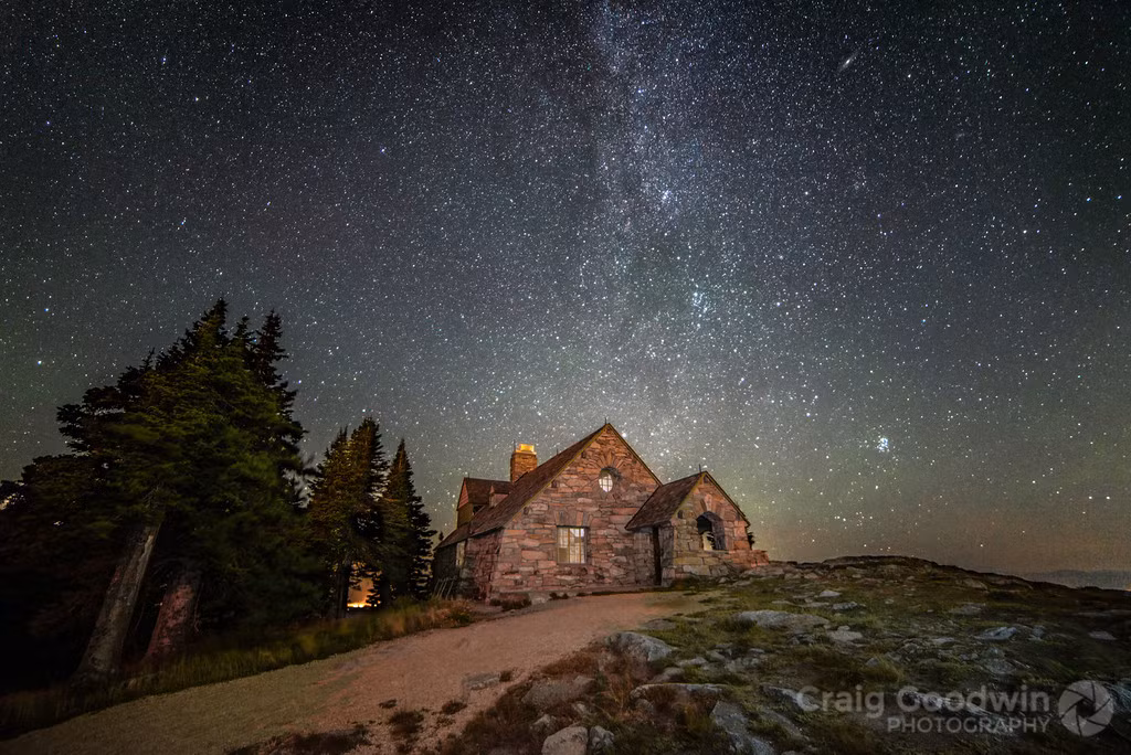 Cảnh tượng bầu trời đêm trên núi Spokane ở Washington.