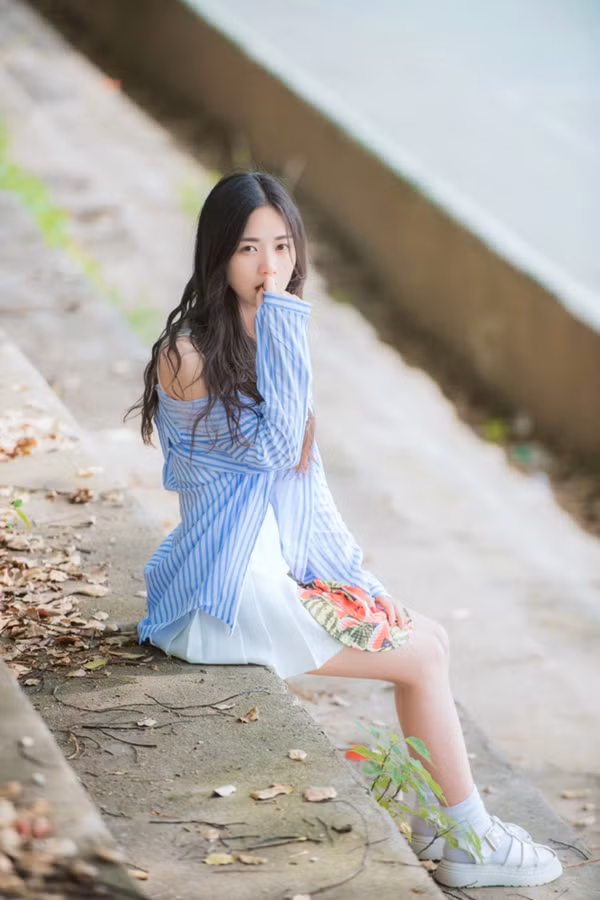 Cư dân mạng hết lời khen ngợi vẻ đẹp dịu dàng của cô giáo tương lai.