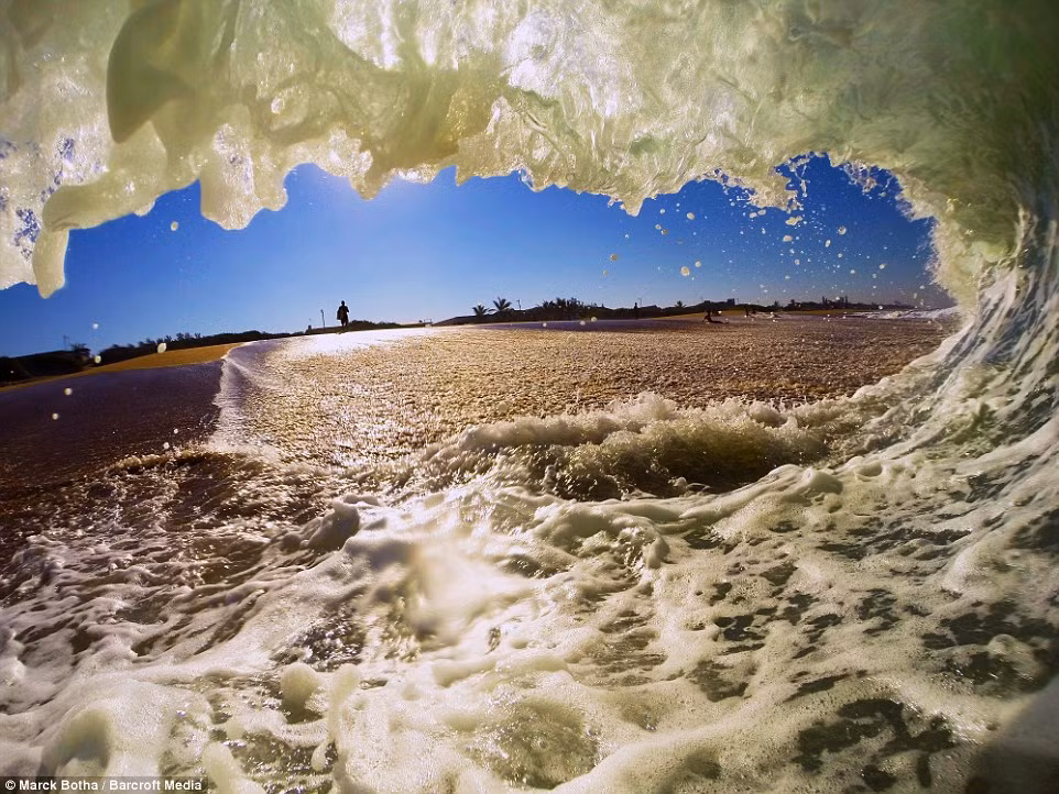 Những bức ảnh này được nhiếp ảnh gia 28 tuổi chụp vào thời gian từ tháng 4 đến tháng 7 năm nay.