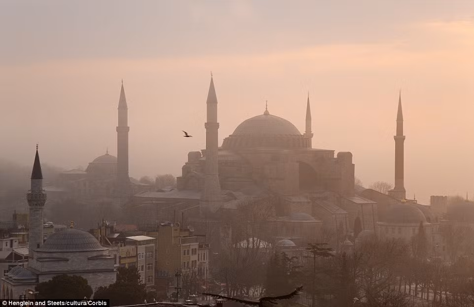 Thánh đường hồi giáo Hagia Sophia ở Istanbul, Thổ Nhĩ Kỳ.