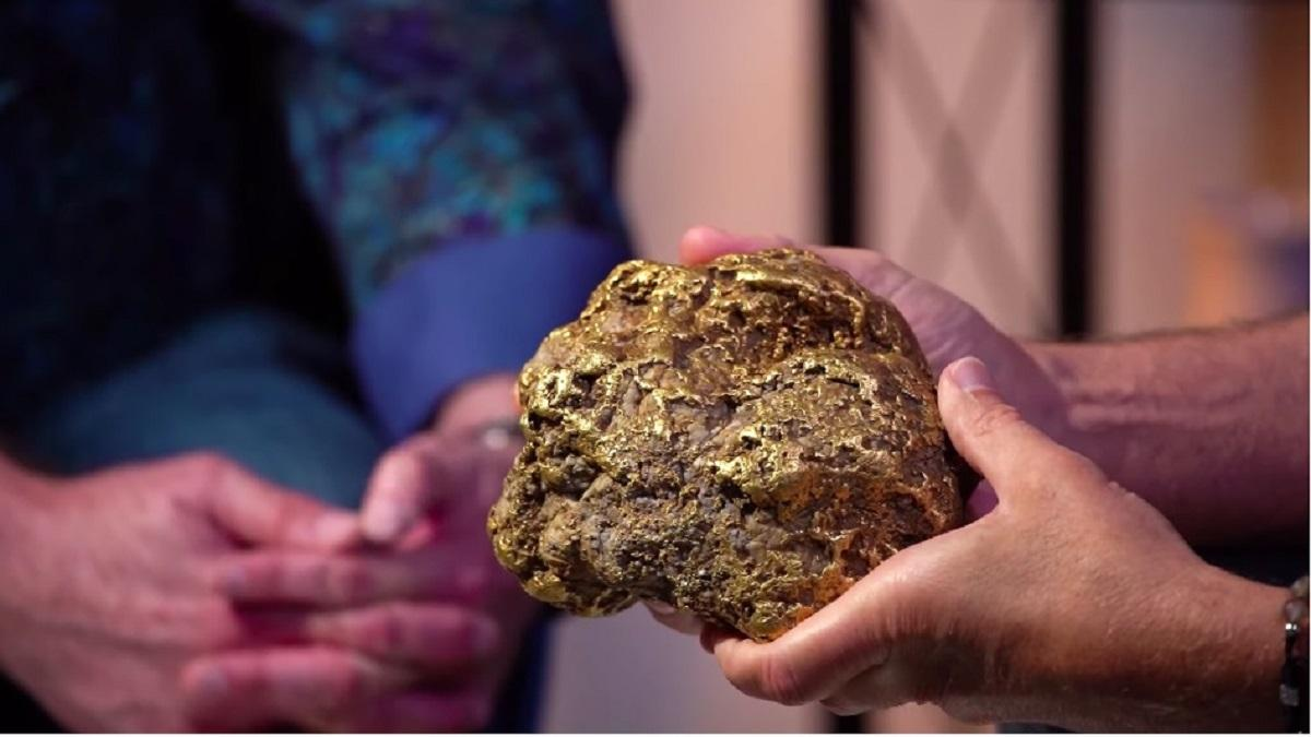 Ví dụ, một khối vàng lớn nặng tới 10kg đã được tìm thấy ở Alaska vào năm 1998.
