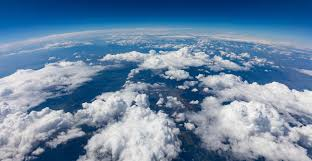 Hiện nay, khí quyển đang phải đối mặt với nhiều thách thức như ô nhiễm không khí, biến đổi khí hậu, và suy giảm tầng ozone. Việc bảo vệ khí quyển là nhiệm vụ cấp bách, đòi hỏi sự hợp tác của toàn cầu để đảm bảo một môi trường sống bền vững cho các thế hệ tương lai.(Ảnh: Annenberg Learner)