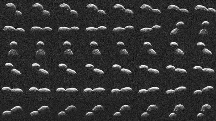 Di chuyển với tốc độ gần 32.000 km/h, hình ảnh radar cho thấy tiểu hành tinh 2024 ON có hình dáng giống người tuyết kỳ lạ. Đây là một cặp sao đôi tiếp xúc, hai tiểu hành tinh bị khóa với nhau do lực hấp dẫn. (Ảnh: NASA/JPL-Caltech)