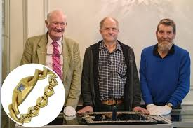 David sẽ chia sẻ lợi nhuận từ việc bán nhẫn với chủ trang trại.(Ảnh: Bournemouth Echo)