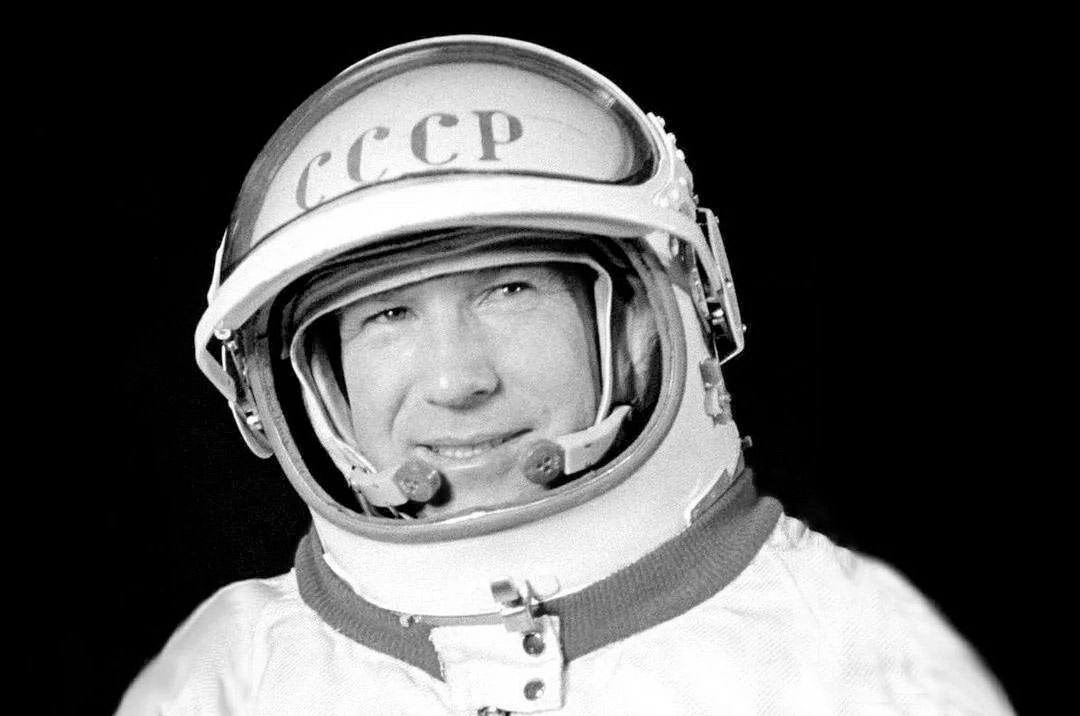 Hai phi hành gia Iuri Gagarin và Alexei Leonov đã nghe thấy âm nhạc vũ trụ, trong khi Vladislav Volkov nghe tiếng chó sủa và trẻ con khóc. (Ảnh: Space)