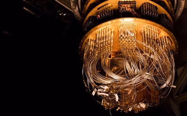 Vanga tin rằng năm 2024 sẽ chứng kiến sự phát triển mạnh mẽ của máy tính lượng tử, ảnh hưởng lớn đến các ngành công nghiệp như tài chính, an ninh mạng và y tế.