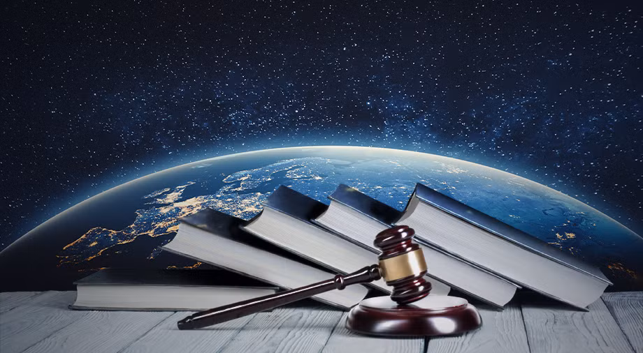 Các quy định quốc tế về không gian, như Hiệp ước Không gian Ngoài Trái Đất (Outer Space Treaty), yêu cầu các quốc gia phải chịu trách nhiệm về các hoạt động của mình trong không gian.