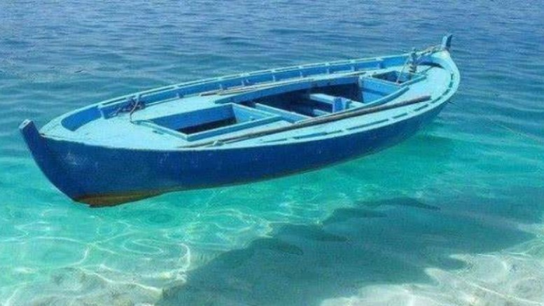  Biển Sargasso, nằm ở Bắc Đại Tây Dương, là vùng biển trong nhất thế giới với tầm nhìn lên tới 60 mét. Tuy nhiên, nó rất nguy hiểm do sự hiện diện của tảo Sargassum, loại tảo có thể quấn chặt tàu thuyền, khiến chúng mắc kẹt. Nhiều tàu thuyền đi vào vùng biển này đã không thể thoát ra, gây nhiều vụ tử vong. (Ảnh: Văn hoá phát triển)