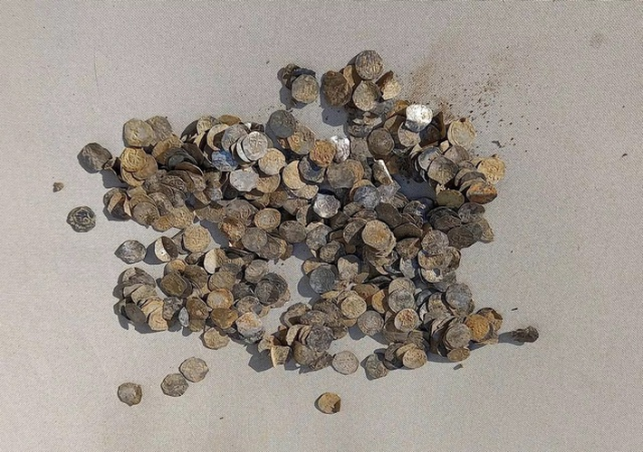 Những đồng xu này nổi tiếng vì chất lượng kém nhưng hiện tại có thể bán được giá cao. (Ảnh:SWNS)