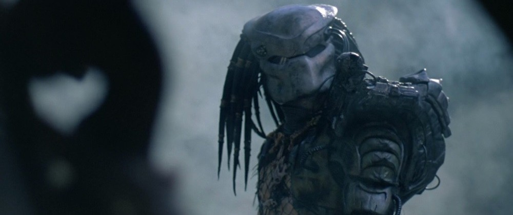 Những hình ảnh này thường được sử dụng để khám phá các chủ đề về xung đột, sự sợ hãi đối với cái lạ, và nỗi lo về sự xâm lăng từ bên ngoài. Chúng cũng phản ánh nỗi sợ của con người về những điều chúng ta không thể kiểm soát hoặc hiểu rõ.