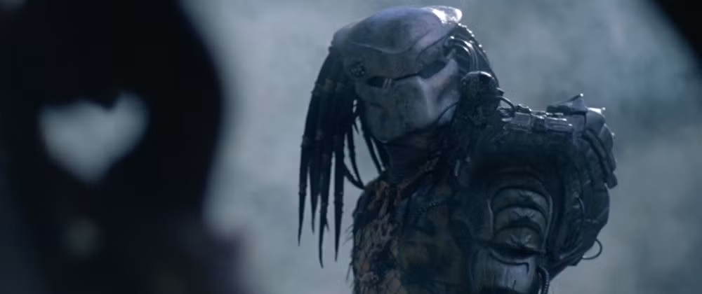 Những hình ảnh này thường được sử dụng để khám phá các chủ đề về xung đột, sự sợ hãi đối với cái lạ, và nỗi lo về sự xâm lăng từ bên ngoài. Chúng cũng phản ánh nỗi sợ của con người về những điều chúng ta không thể kiểm soát hoặc hiểu rõ.