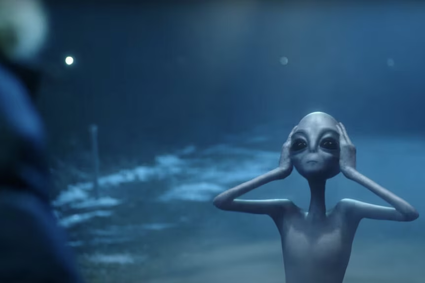 Các sinh vật "Greys" thường được miêu tả là có công nghệ vượt trội và trí tuệ cao cấp, nhưng lại thiếu cảm xúc. Điều này có thể phản ánh nỗi lo sợ về sự phát triển công nghệ quá nhanh và mối đe dọa mà nó có thể gây ra cho nhân loại. Đồng thời, hình tượng này cũng nhấn mạnh sự xa lạ và khác biệt, điều khiến người ngoài hành tinh trở thành một biểu tượng của cái không biết và sự kỳ bí.