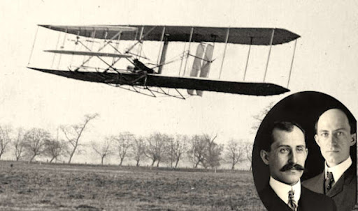 8. Máy bay (1903): Anh em nhà Wright đã thực hiện chuyến bay đầu tiên bằng máy bay có động cơ vào năm 1903. Phát minh này đã cách mạng hóa ngành giao thông vận tải, mở ra kỷ nguyên mới cho các chuyến bay dân dụng và quân sự, đồng thời thu hẹp khoảng cách giữa các lục địa.