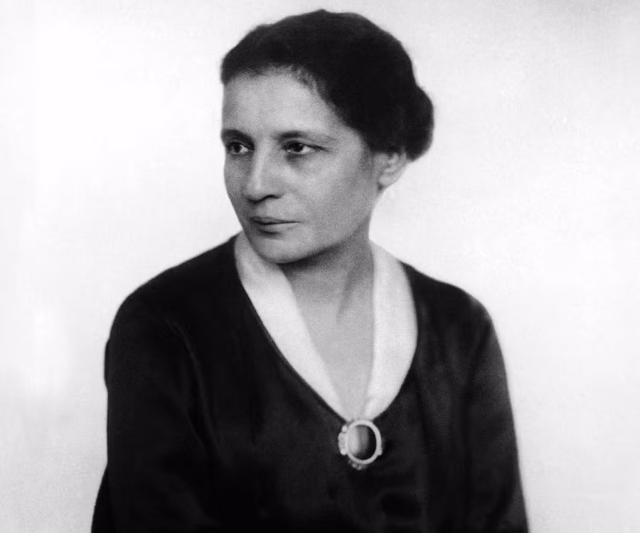 8. Lise Meitner (1878-1968): Nhà vật lý người Áo, đồng phát hiện hiện tượng phân hạch hạt nhân, nhưng giải Nobel cho phát hiện này chỉ được trao cho cộng sự của bà, Otto Hahn. (Ảnh:skbl.se)