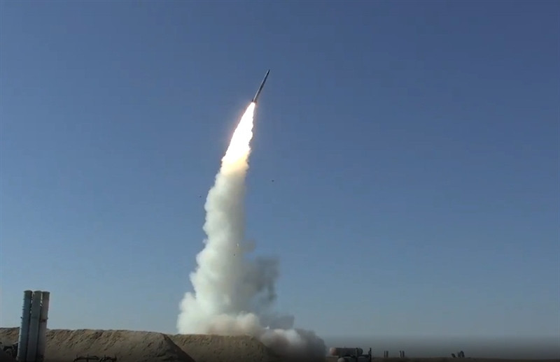 Tập trận Kavkaz-2020 diễn ra từ ngày 21 đến 26/9 tại Quân khu phía Nam dưới sự chỉ huy của Tổng tham mưu trưởng quân đội Nga, Tướng quân Valery Gerasimov. Cuộc tập trận có sự tham gia của khoảng 80.000 người, bao gồm các nhân viên của Bộ Tình trạng Khẩn cấp và Vệ binh Quốc gia, cũng như gần 1.000 quân nhân từ sáu quốc gia nước ngoài.