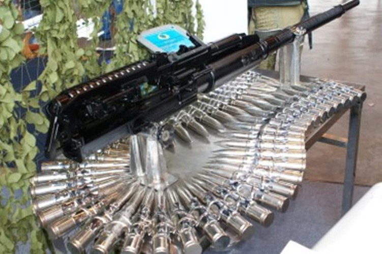 Pháo cao tốc GSh-301 sử dụng nhiều loại đạn khác nhau cỡ 30x165mm: Đạn xuyên - vạch đường (AP-T), đạn xuyên cháy - vạch đường (API-T), đạn xuyên - vạch đường lõi tungsten (APT-T), đạn xuyên nhồi chất trơ (AP Inert), đạn nổ mảnh - vạch đường (HE-T).