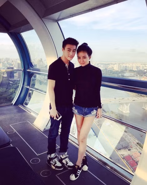 Dù Kim Lim lớn hơn Mario Ho 3 tuổi nhưng rất nhiều fan vẫn mong chờ và tin tưởng cặp đôi này sẽ sớm tiến tới hôn nhân. Tờ Asia One cho rằng, rất có thể cặp đôi đã đính hôn và sẽ tổ chức đám cưới trong tương lai không xa khi trên trang cá nhân của Mario bất ngờ xuất hiện bức ảnh chụp đôi tay đeo nhẫn.