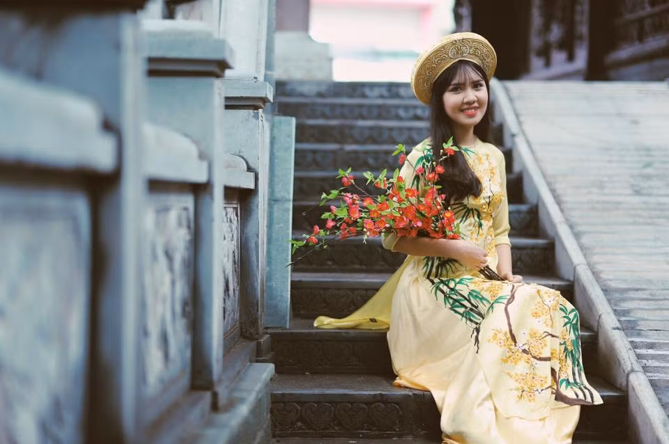 Ngoài là một nữ sinh xinh đẹp, năng nổ, trong mắt bạn bè Minh Phương là một cô gái ưa náo nhiệt, năng động và có cá tính rất thú vị. Minh Phương có nickname cực lạ, cực hài hước là “Phổi”, “Phổi béo” vì khuôn mặt khá bầu bĩnh. Phổi có sở thích ca hát, chơi đàn piano và cô chọn đó là cách để bản thân được thư giãn, tận hưởng cuộc sống và đem lại nhiều phút giây vui vẻ cho bạn bè.